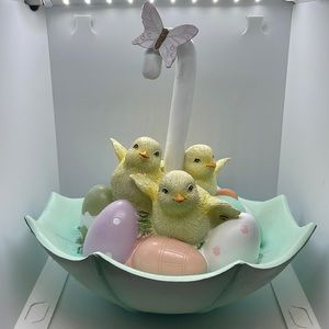 Easter ducks in umbrella !
